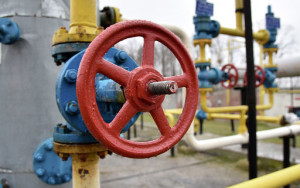 еврокомиссия работает над полным отказом от поставок газа из РФ через Украину - фото - 1